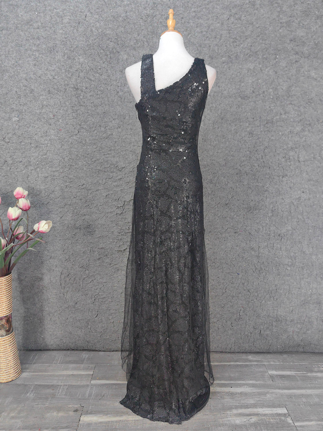 Classic Black Slim-Fit Asymmetric Neck Sequin Tulle Long Formal Prom Dress