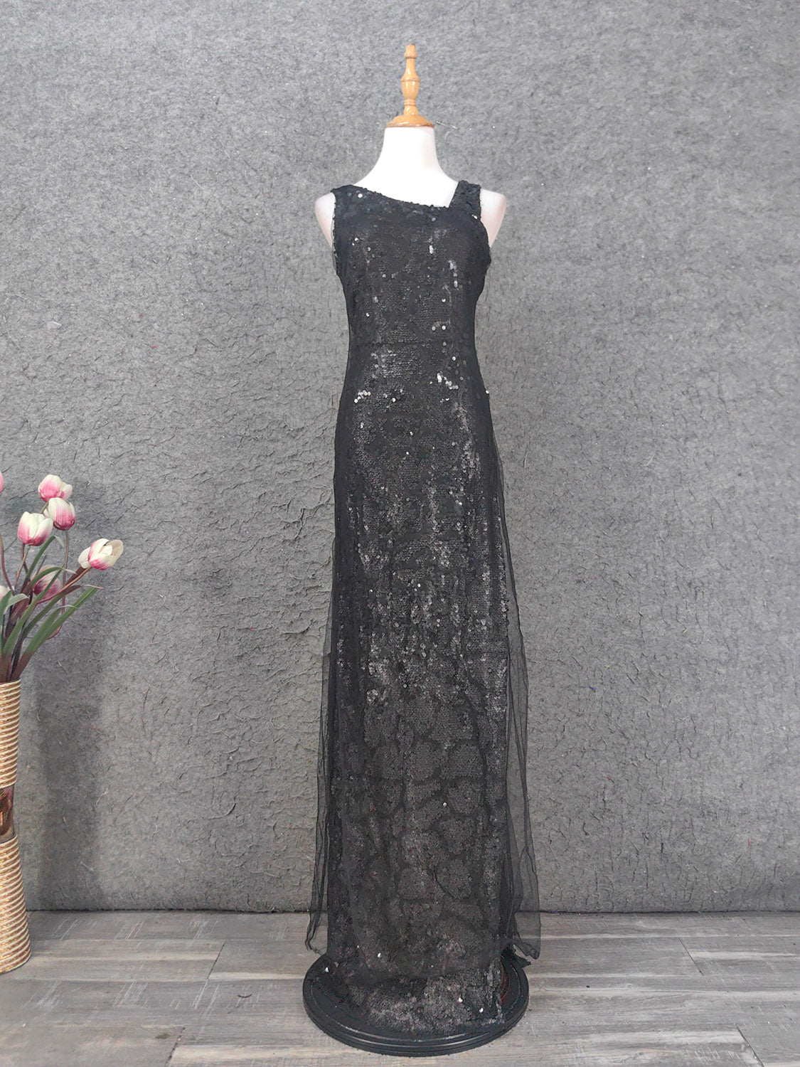 Classic Black Slim-Fit Asymmetric Neck Sequin Tulle Long Formal Prom Dress Main image