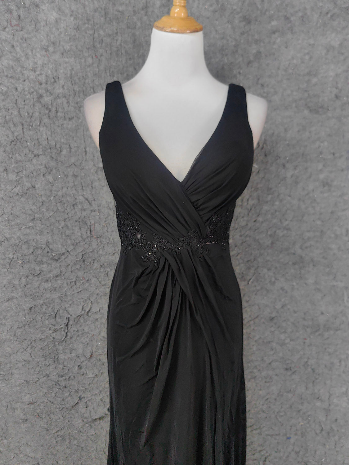 Classic Black V-Neck Sleeveless Open Back Lace Chiffon Long Formal Prom Dress Secondary image