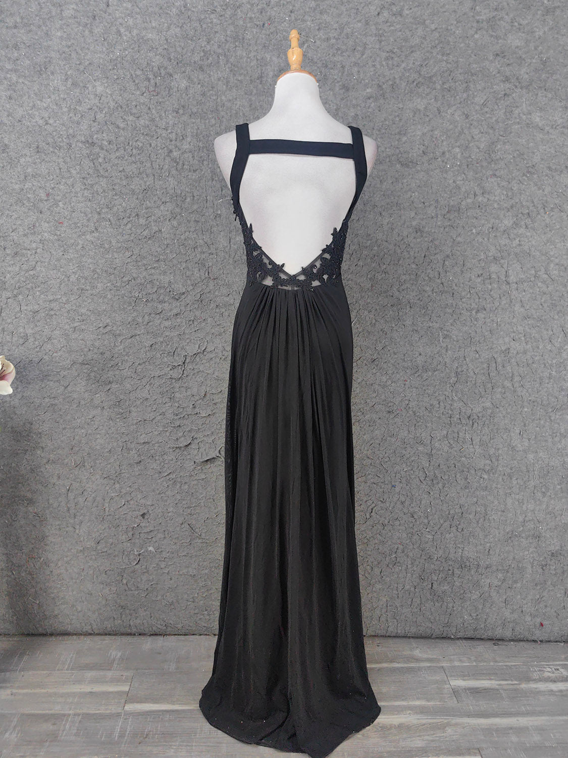 Classic Black V-Neck Sleeveless Open Back Lace Chiffon Long Formal Prom Dress