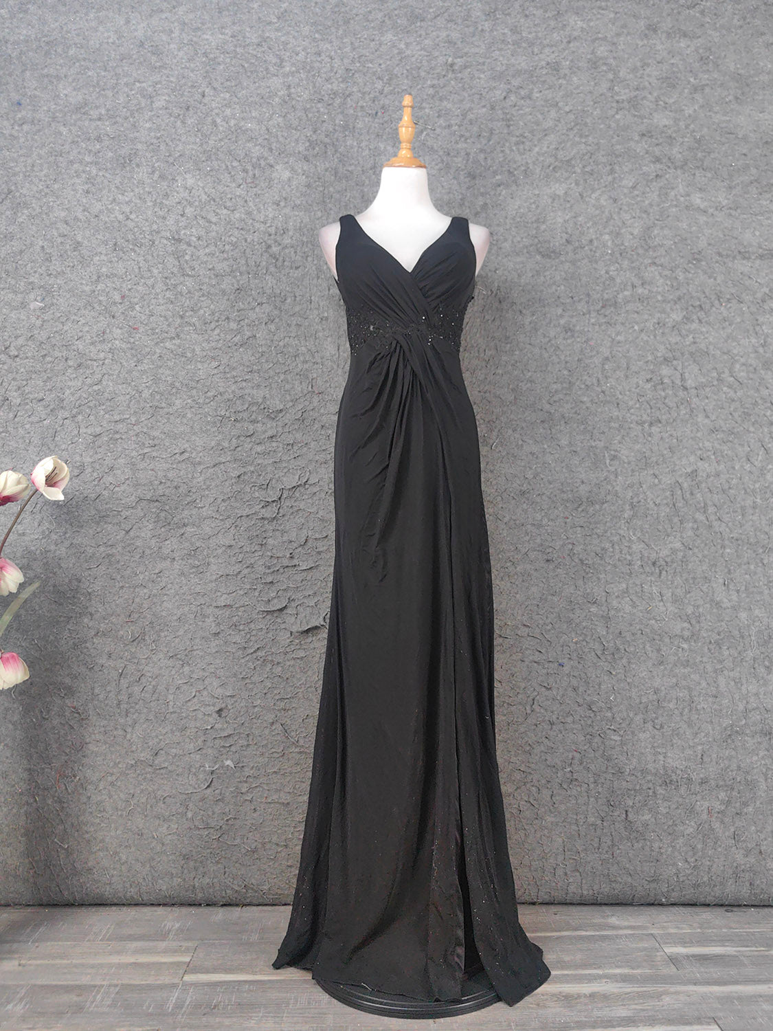 Classic Black V-Neck Sleeveless Open Back Lace Chiffon Long Formal Prom Dress