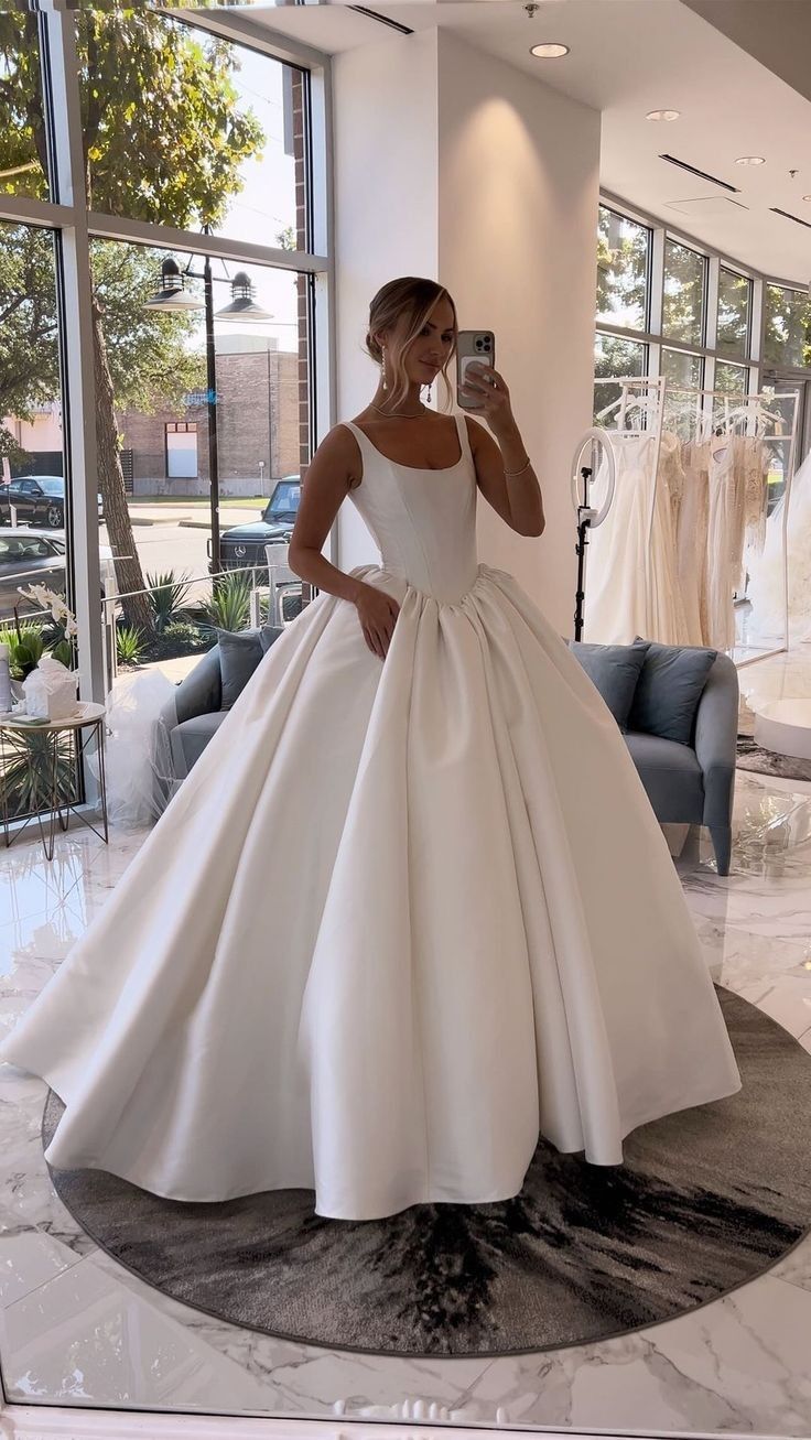 Classic Bridal Gowns Ball Gowns Square Neck Sleeveless Satin Long White Wedding Dress Elegant Bridal Gown Brides Dresses Main image