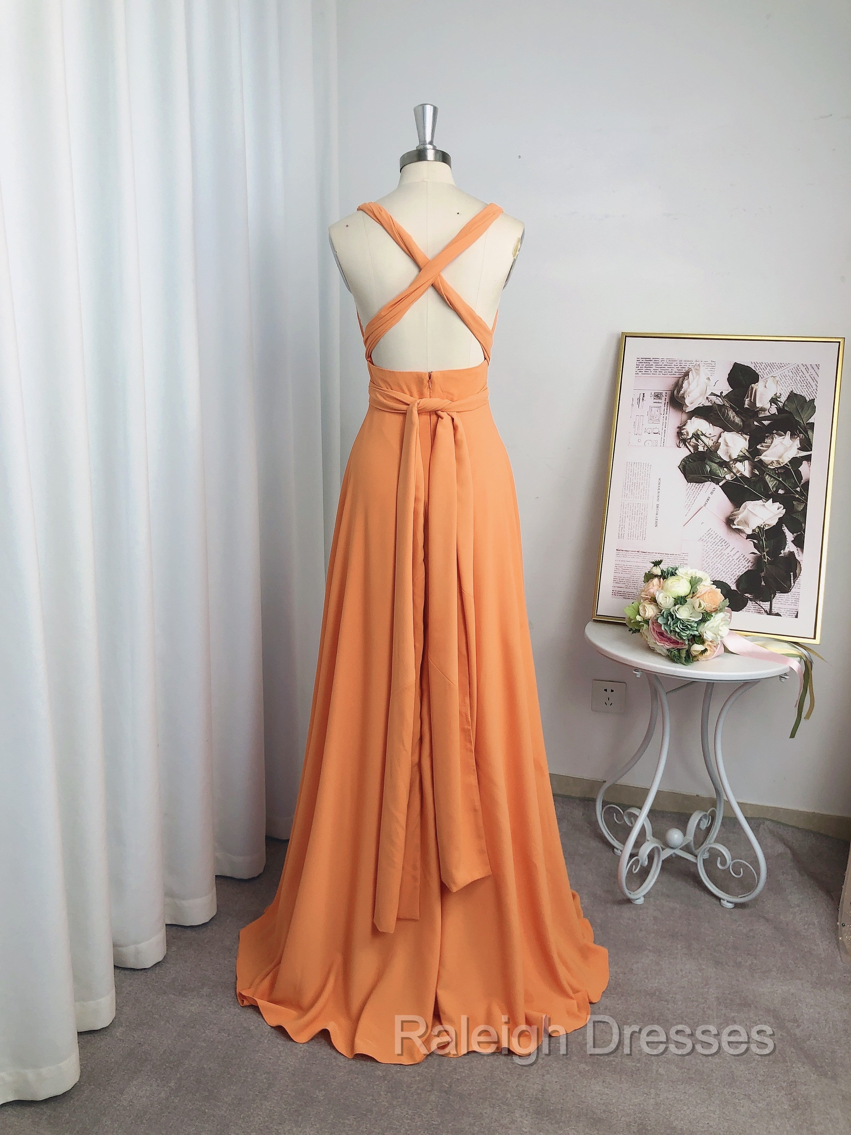 Classic Ruched V-Neck Jersey Sleeveless Bridesmaid Dresses Secondary image