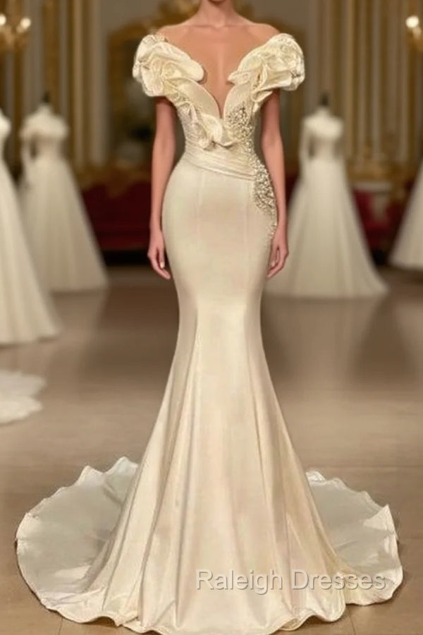 Classic White Long Pearl Ruffle Prom Dresses Main image