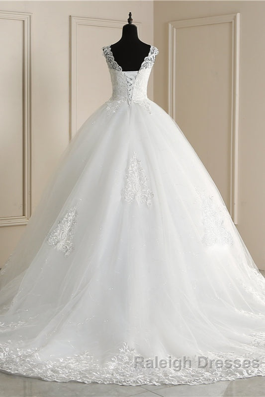 Classic White V neck Sleeveless Ball Gown Lace Wedding Dresses Secondary image