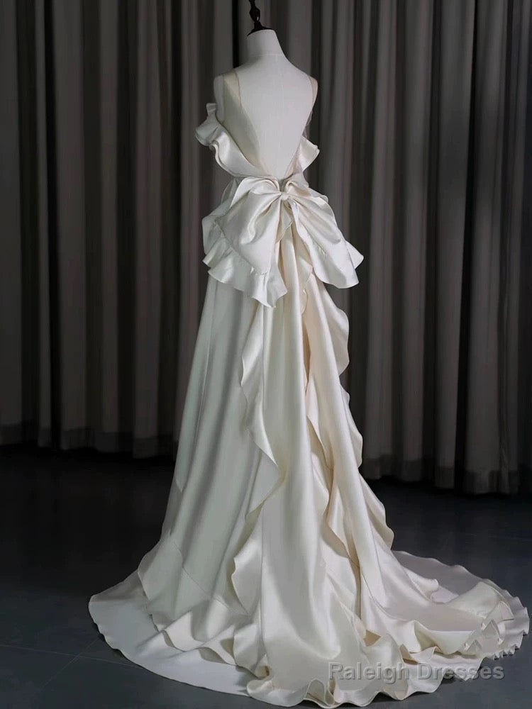 Classy Ball Gowns Scoop Satin Ruffles Ivory Wedding Dress Brides Dresses Secondary image
