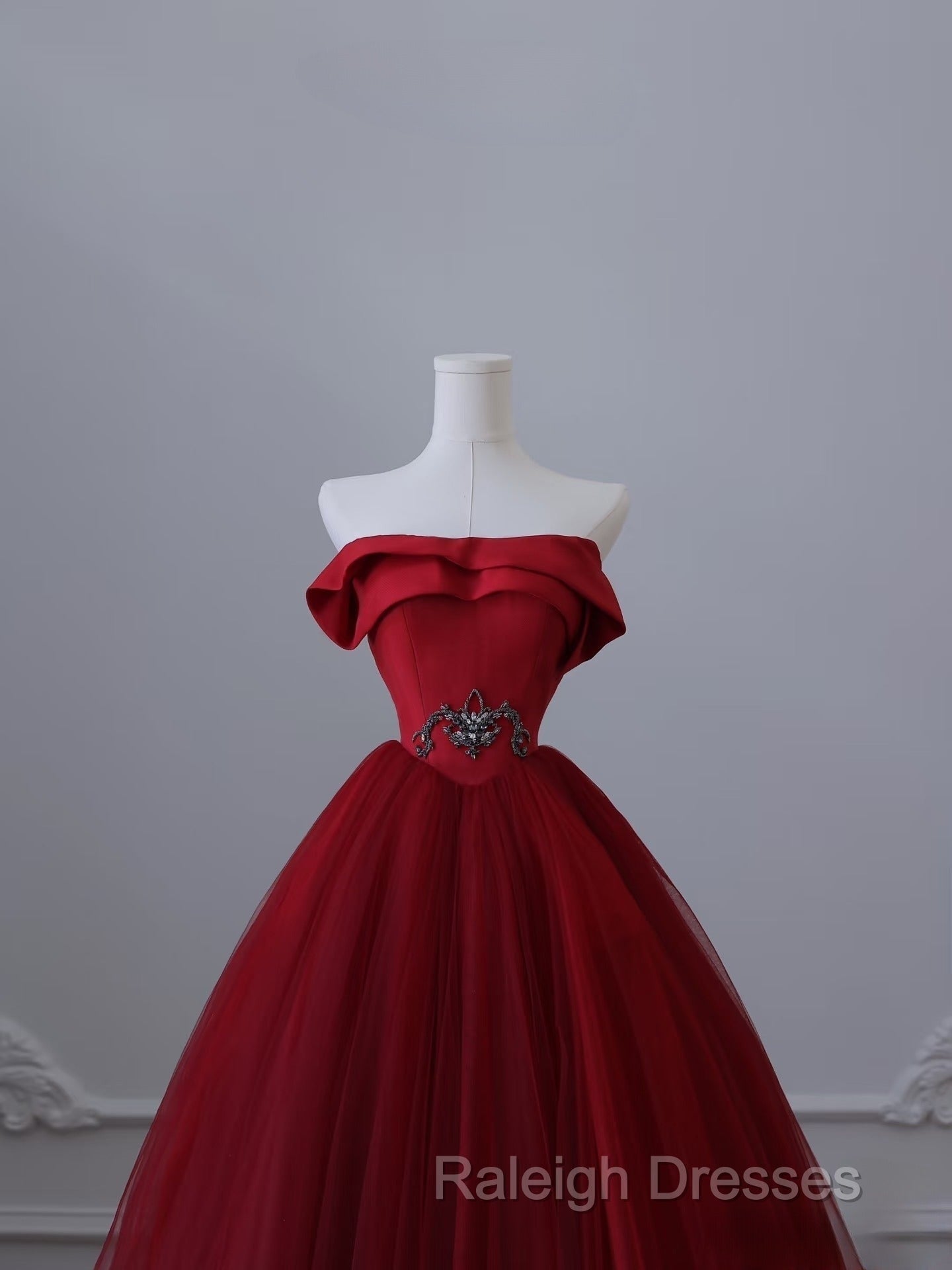 Classy Balll Gown Strapless Red Tulle Long Evening Dress Prom Dresses