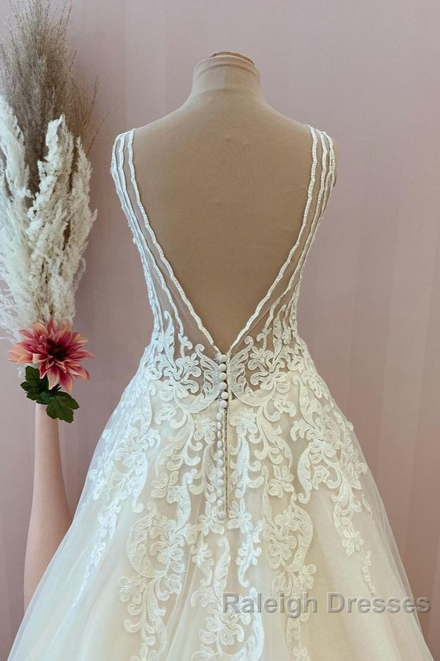 Classy Long A Line Sweetheart Appliques Lace Tulle Backless Wedding Dresses