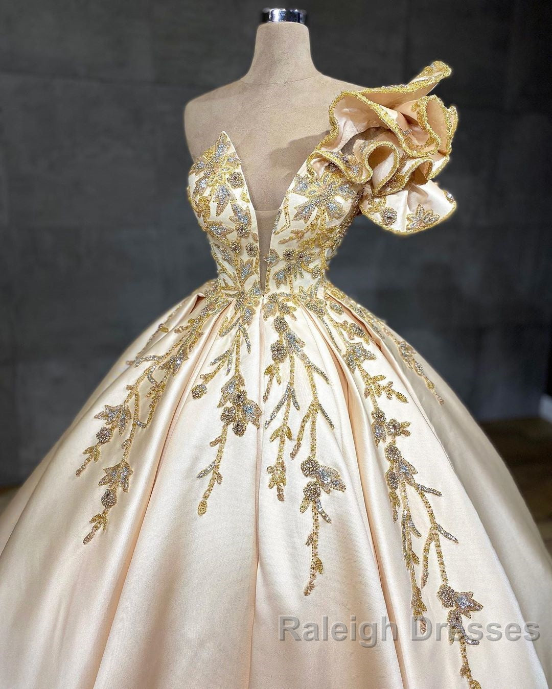 Classy Long A Line Sweetheart Crystal Satin Ruffles Wedding Dresses