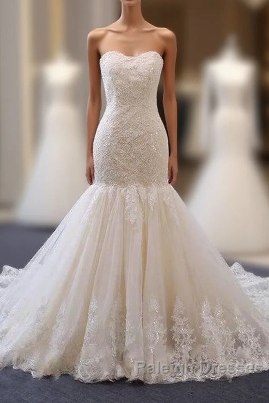 Classy Long Mermaid Sweetheart Backless Appliques Lace Tulle Wedding Dress