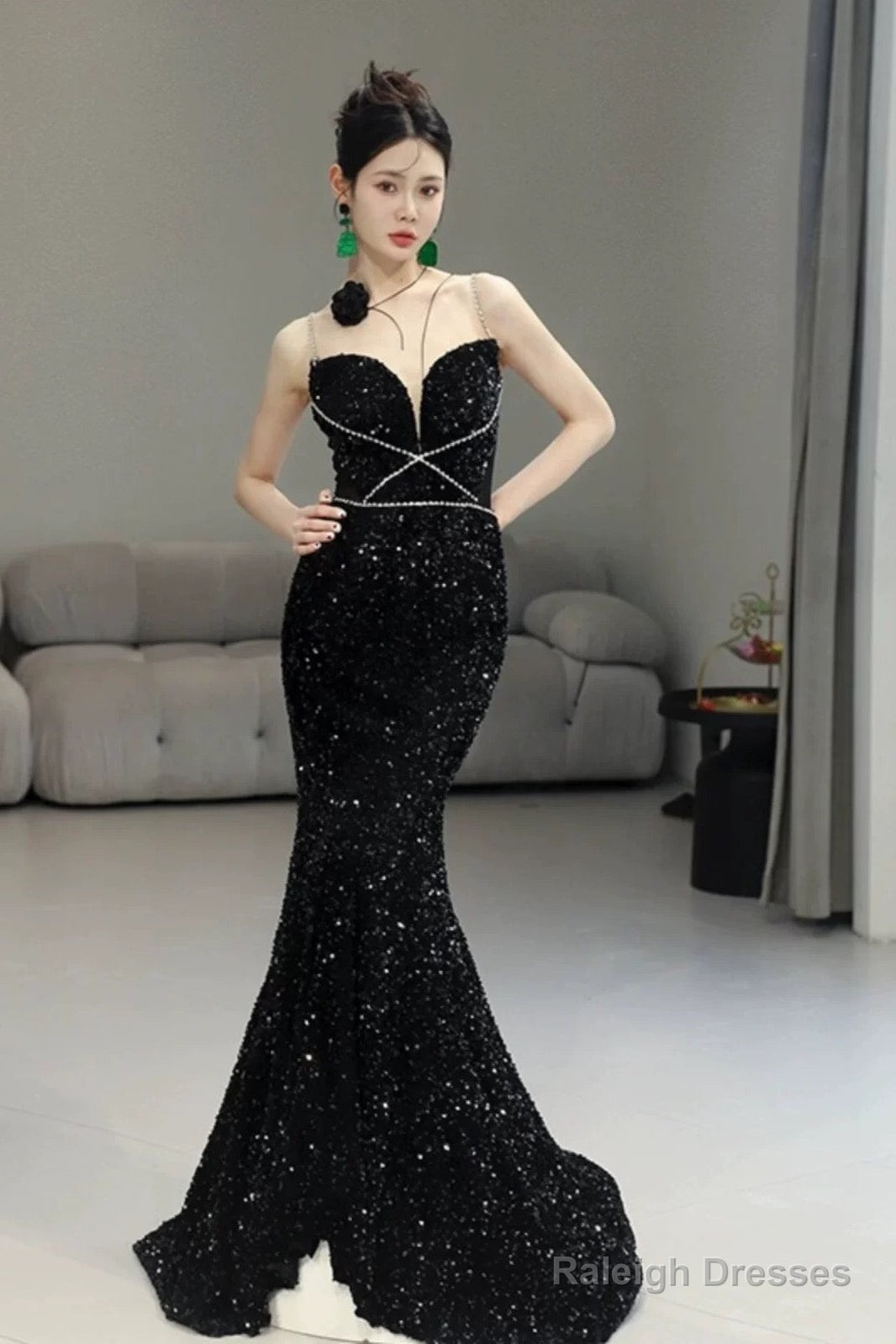 Classy Mermaid Spaghetti Straps Black Sequin Long Evening Gowns Prom Dress Main image