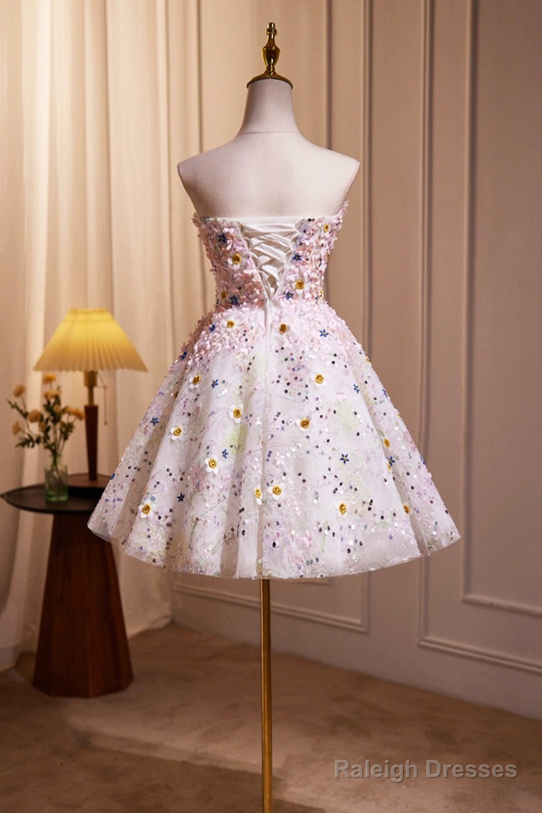 Cute 3D Floral Knee Length Prom Dresses A-Line Strapless Homecoming Dresses