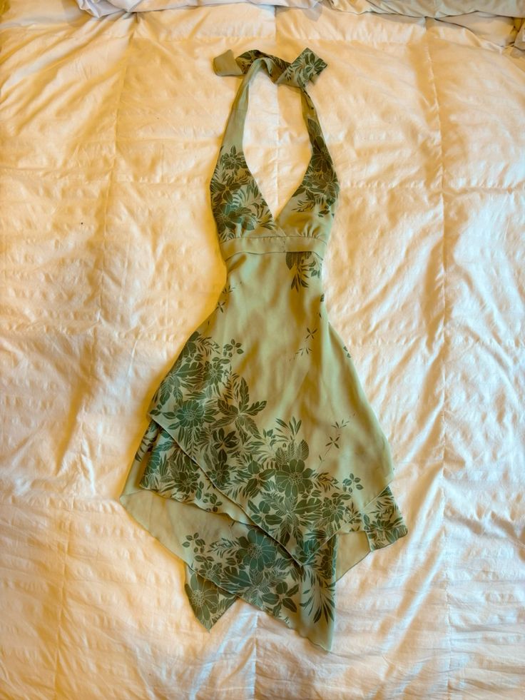 Cute A-Line Halter Green Short Chiffon Homecoming Dress Cocktail Dresses