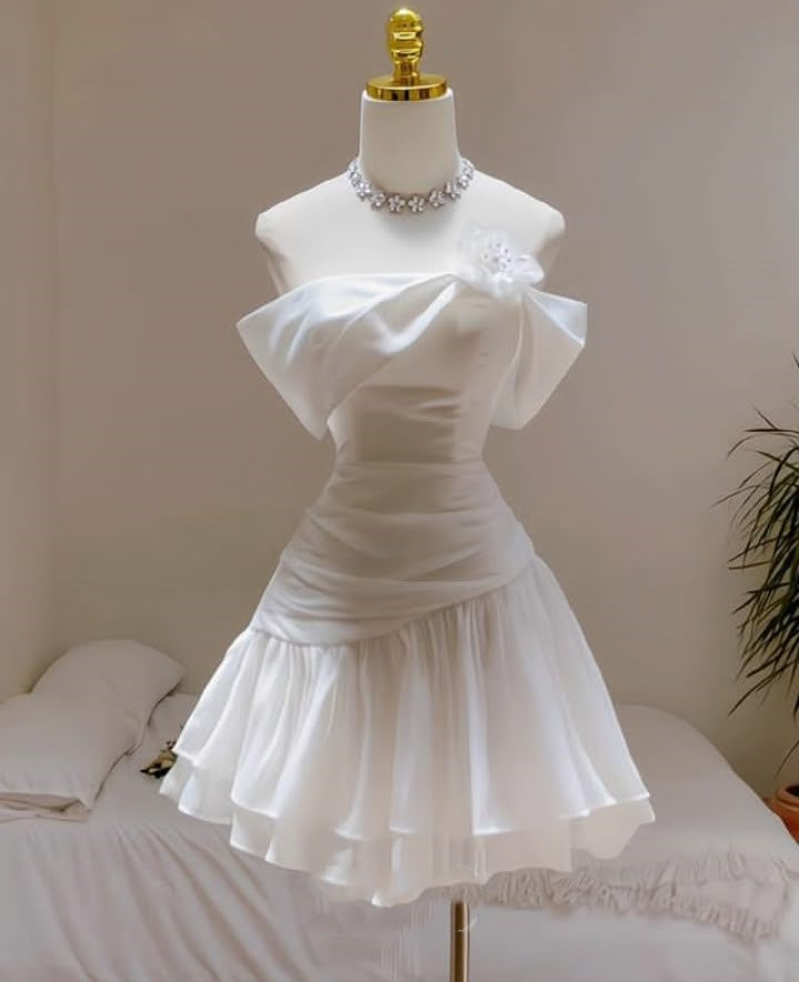 Cute A-Line Off The Shoulder White Chiffon Summer Homecoming Dresses Hoco Dresses Mini 16Th Birthday Outfit Cocktail Dress Main image