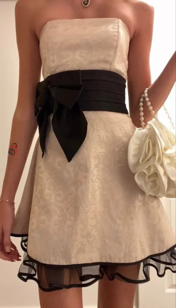 Cute A-Line Strapless Satin Champagne Mini Short Prom 8Th Grade Homecoming Dress Summer Middle School Hoco Dresses 18Th Birthday Outfits