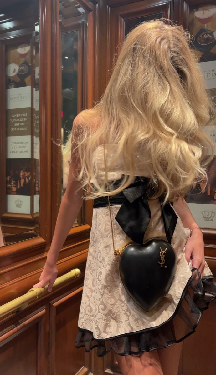 Cute A-Line Strapless Satin Champagne Mini Short Prom 8Th Grade Homecoming Dress Summer Middle School Hoco Dresses 18Th Birthday Outfits