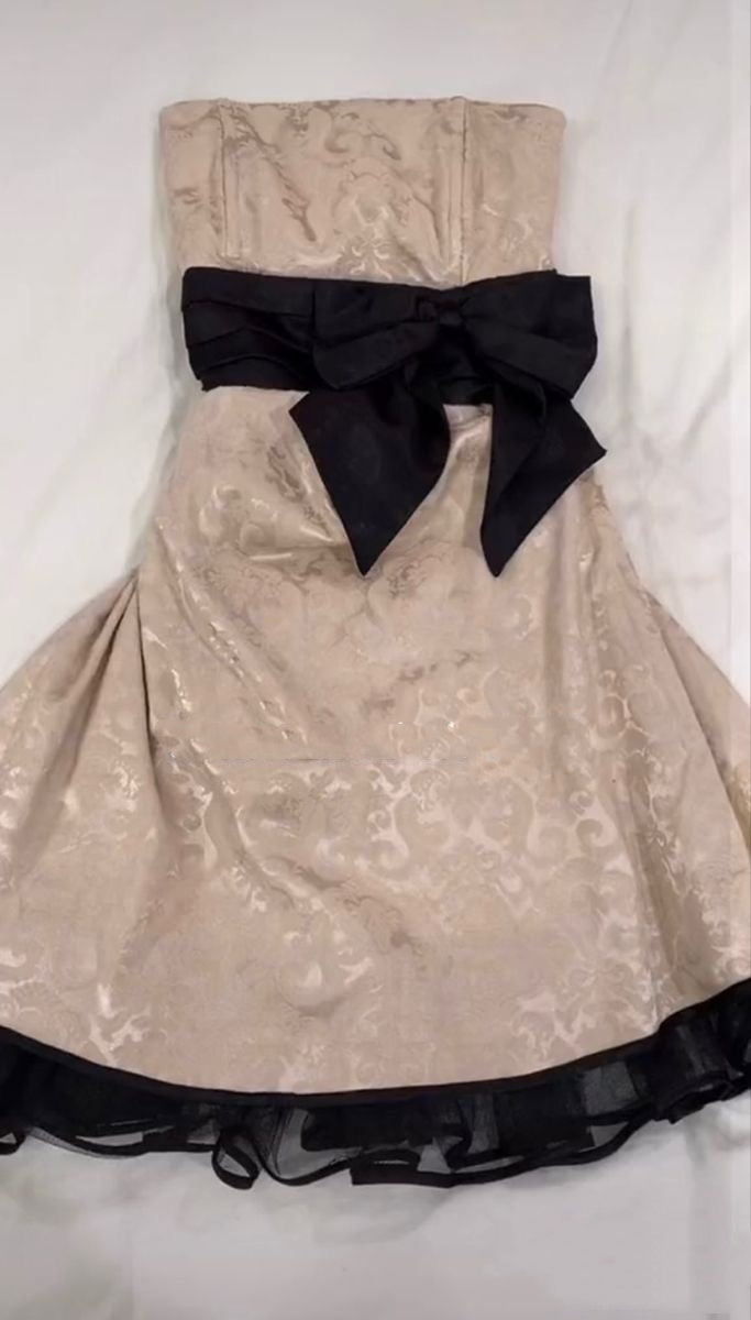 Cute A-Line Strapless Satin Champagne Mini Short Prom 8Th Grade Homecoming Dress Summer Middle School Hoco Dresses 18Th Birthday Outfits