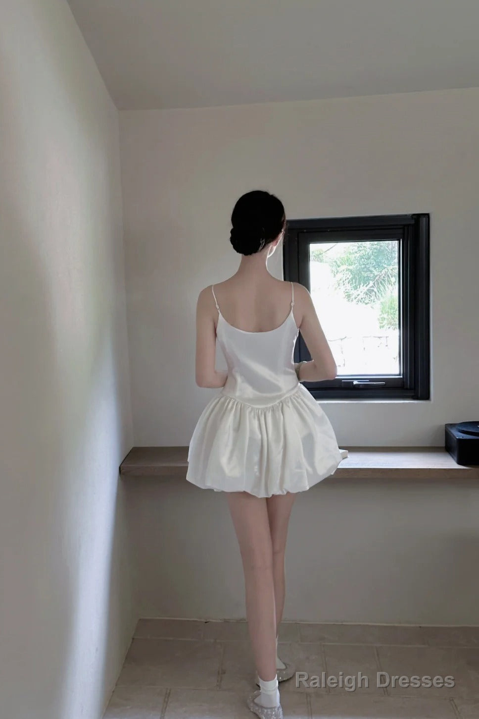 Cute Ball Gown Spaghetti Straps White Satin Short Ballet Skirt Birthday Dresses Birthday Outfits Secondary image