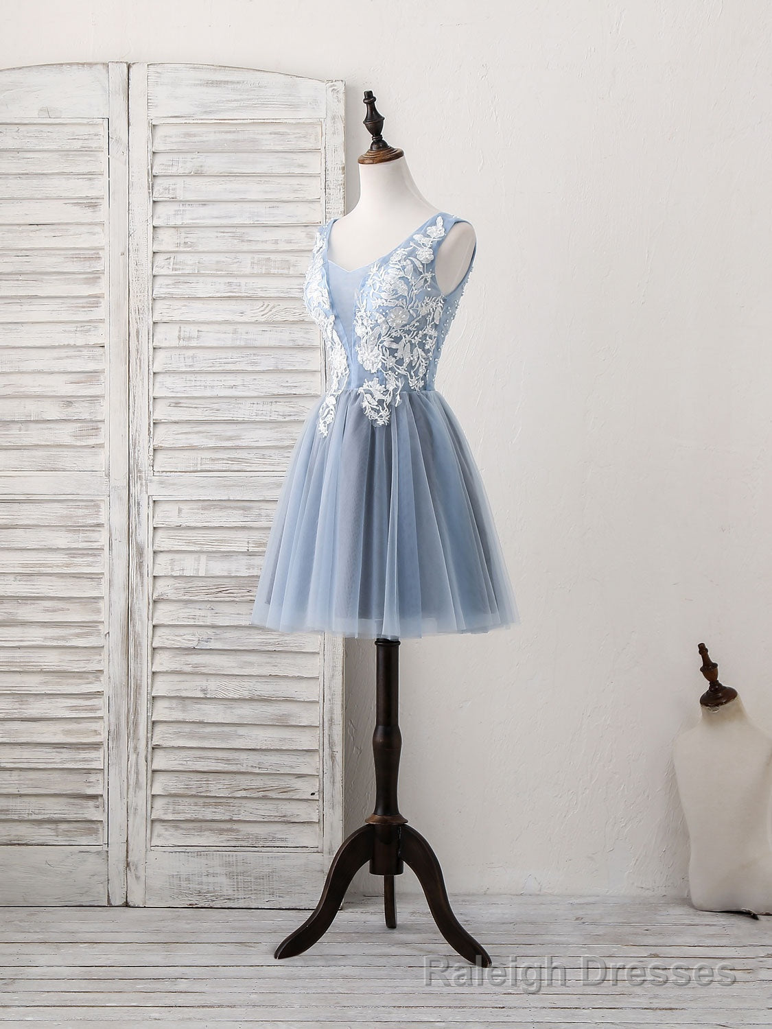 Cute Blue V Neck Tulle Lace Applique Short Prom Dress, Blue Homecoming Dress Main image