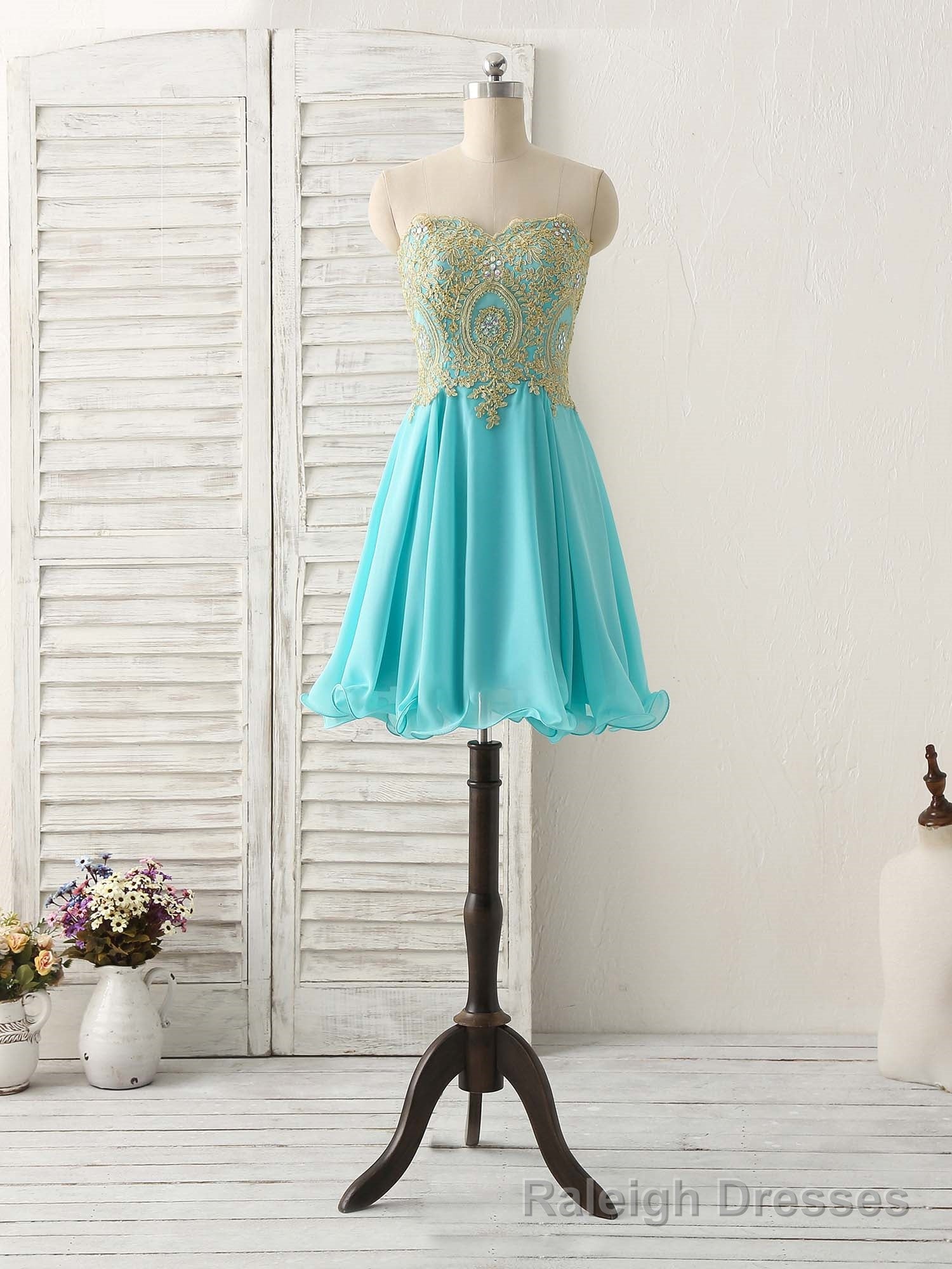 Cute Green Lace Applique Short Prom Dress Green Homecoming Dress Main image