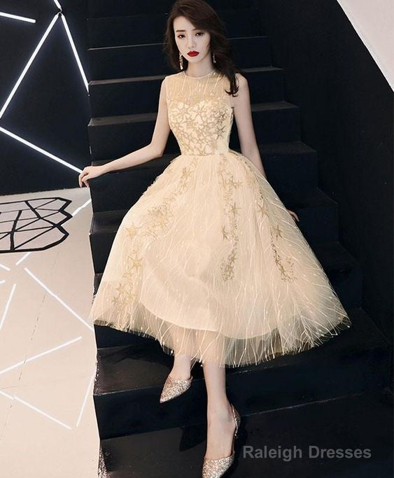 Cute Round Neck Tulle Short Prom Dresses