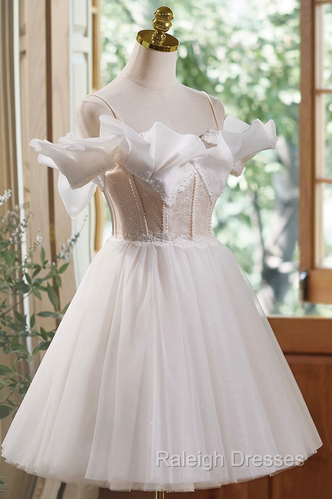 Cute Spaghetti Strap Tulle Lace Homecoming Dress, Off Shoulder Short Prom Dress Secondary image