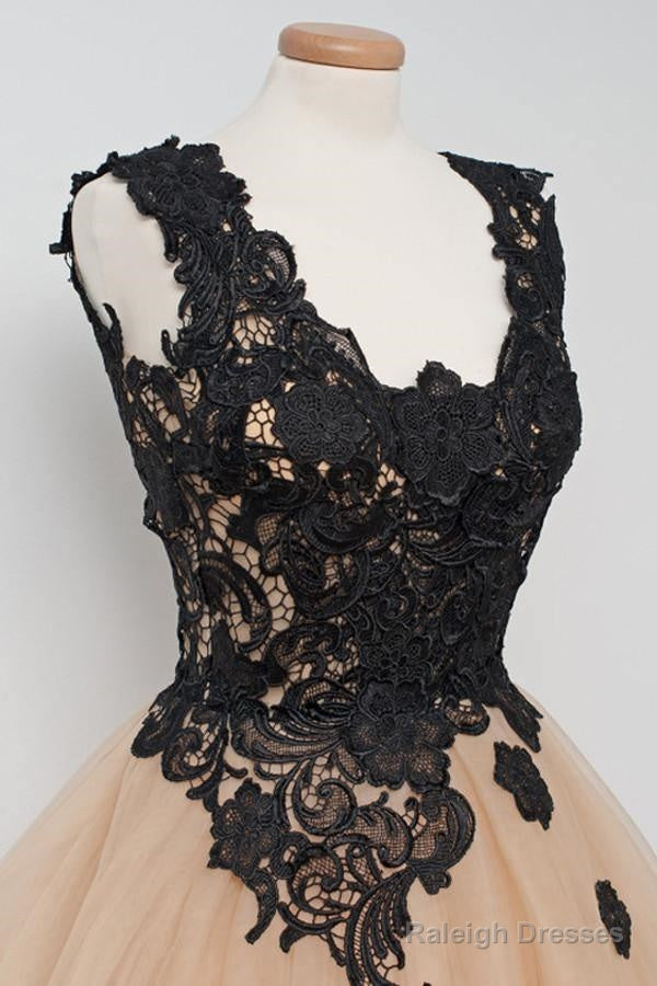 Cute Square Knee-Length Homecoming Dresses With Black Lace Appliques Secondary image