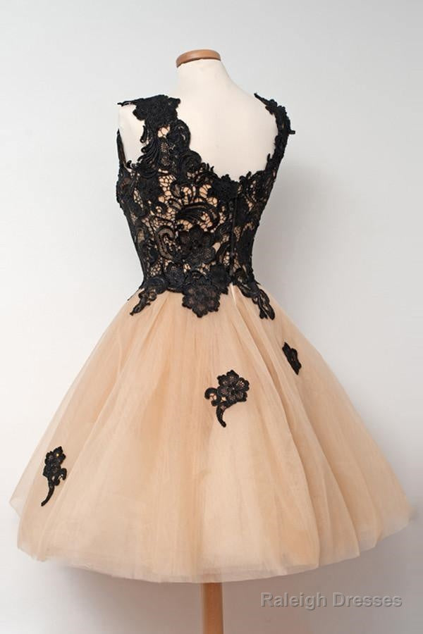 Cute Square Knee-Length Homecoming Dresses With Black Lace Appliques