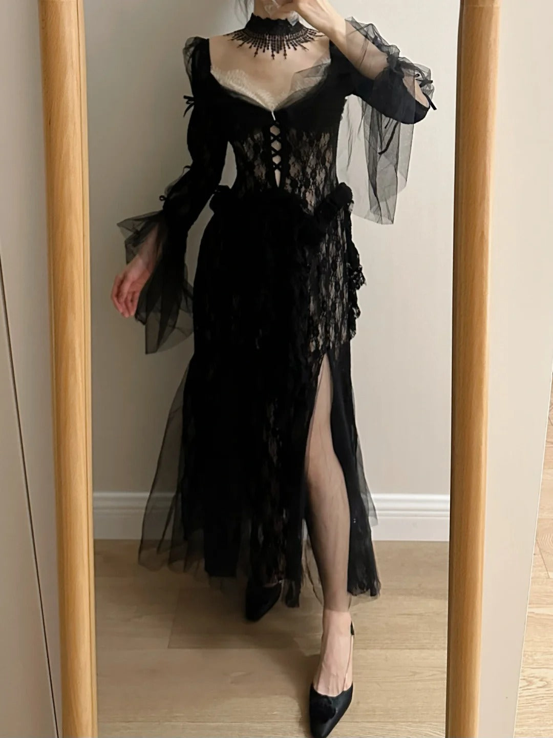 Dark Vintage Black Long Sleeve High-Slit Lace Tulle Formal Prom Dress