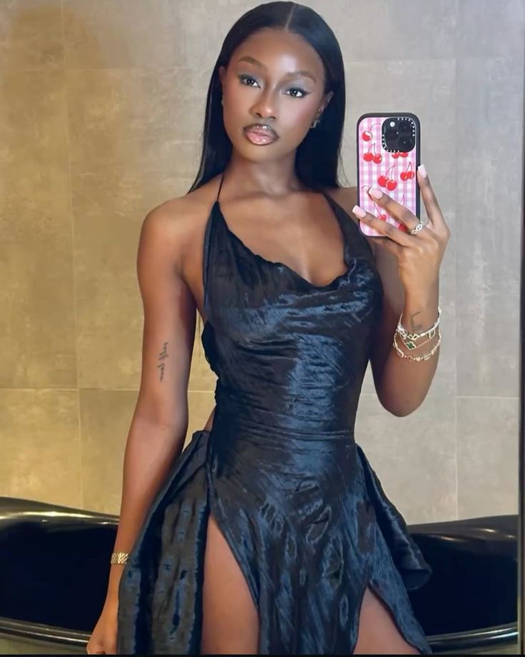 Designer Black Low-Cut Slit 21St Birthday Homecoming Dress Secondary image