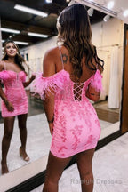 Detachable Off-the-Shoulder Feathers Appliques Sexy Fitted Homecoming Dress