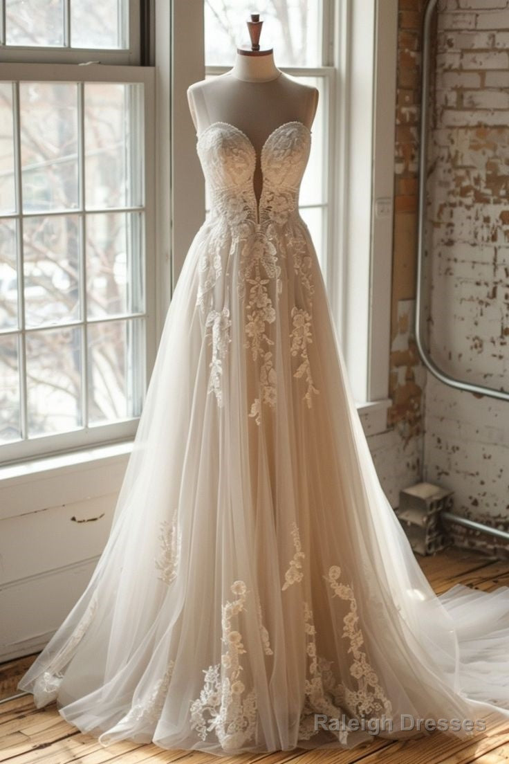 Diamond White A-Line Sweetheart Neck Tulle Beaded Long Prom Dress Simple Applique Wedding Dress Secondary image