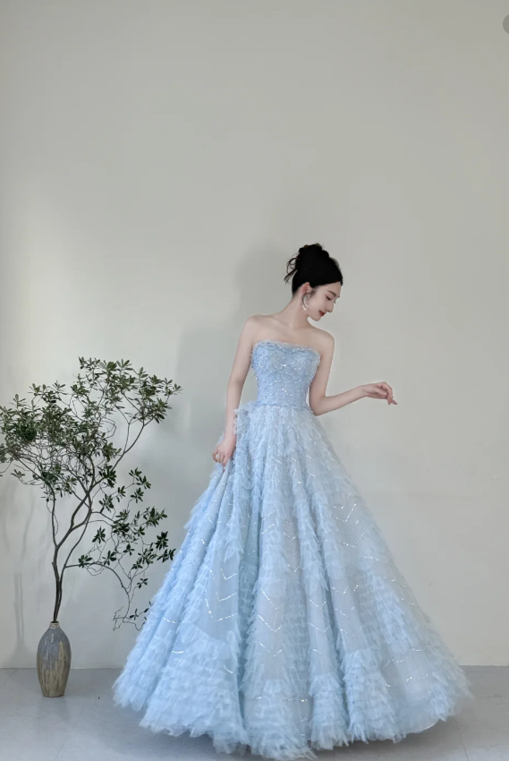 Dreamy Light Blue A-Line Strapless Tulle Floor-Length Formal Prom Dress Main image