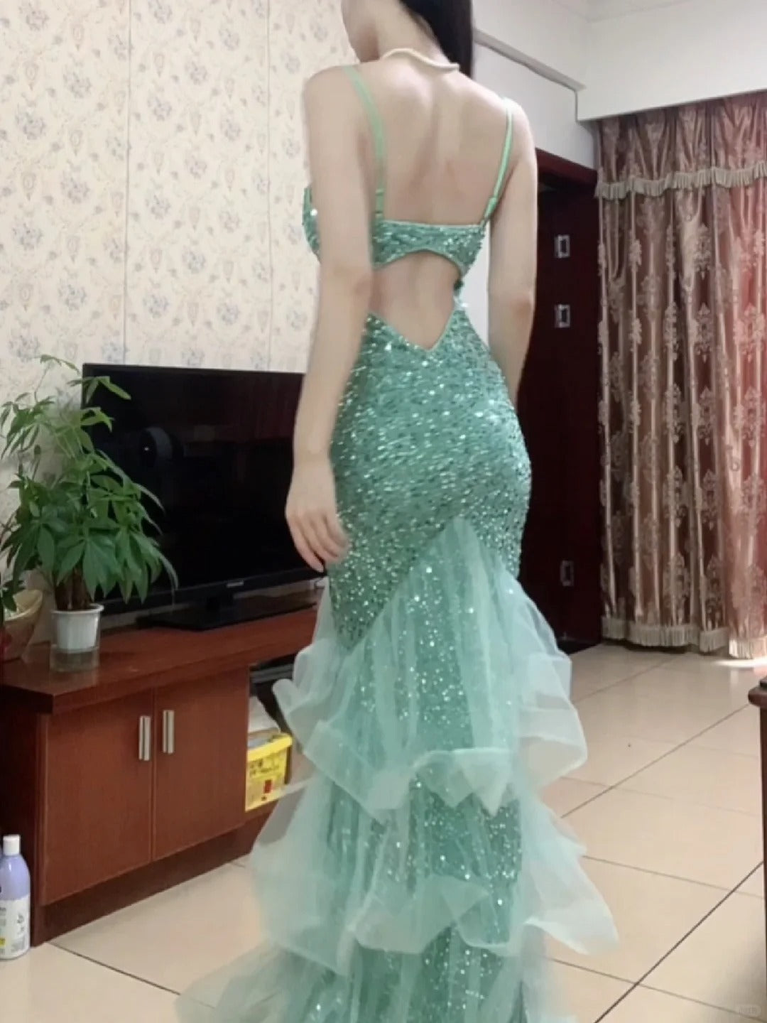 Dreamy Princess Mint Green Mermaid Spaghetti Strap Backless Sequined Long Formal Prom Dress