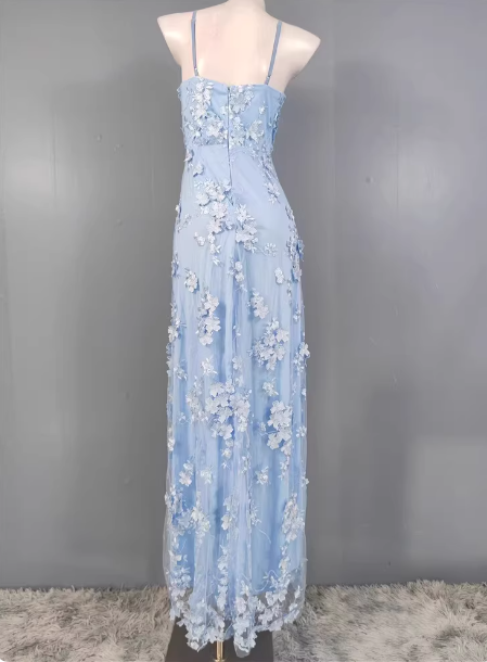 Dreamy Sky Blue A-Line Spaghetti Strap Deep V 3D Floral Tulle Long Formal Prom Dress Secondary image