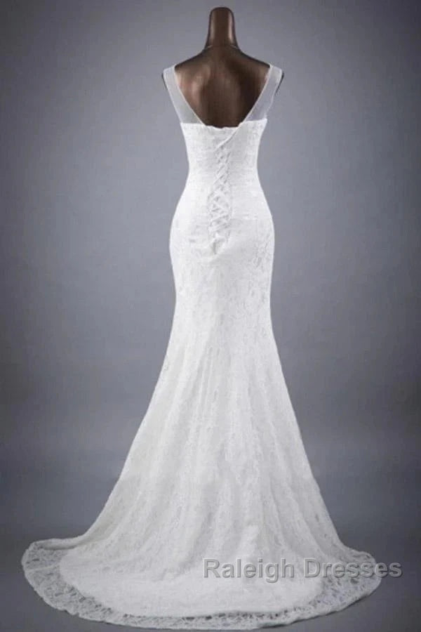Elegant And Noble Lace Sleeveless Speaker/Mermaid And Floor Length Wedding Dresses