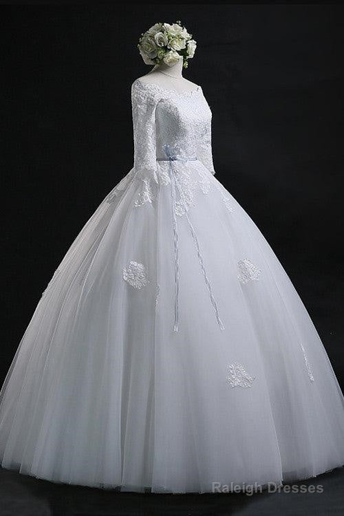 Elegant Ball Gowns Bateau Long Tulle Wedding Dresses With Lace