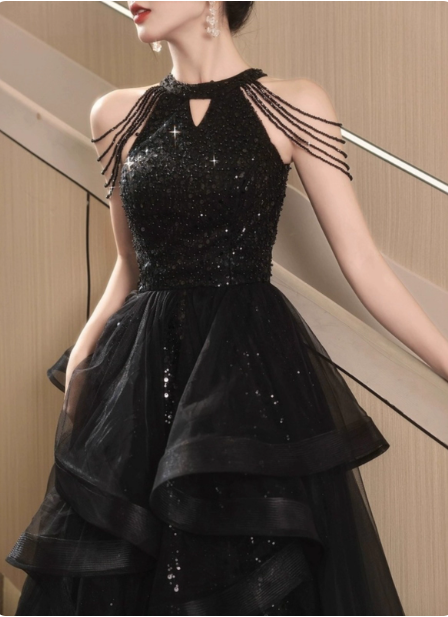 Elegant Black A-Line Halter Neck Chain Sequined Tulle Long Formal Prom Dress Secondary image