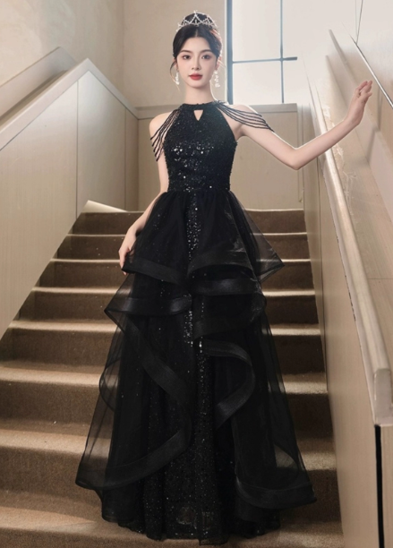 Elegant Black A-Line Halter Neck Chain Sequined Tulle Long Formal Prom Dress Main image
