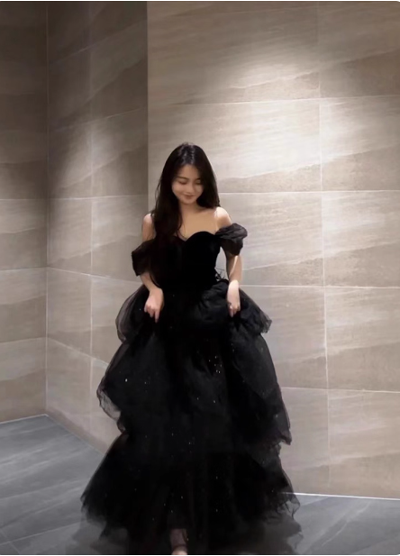 Elegant Black A-Line Off-The-Shoulder Shimmer Tiered Tulle Long Formal Prom Dress