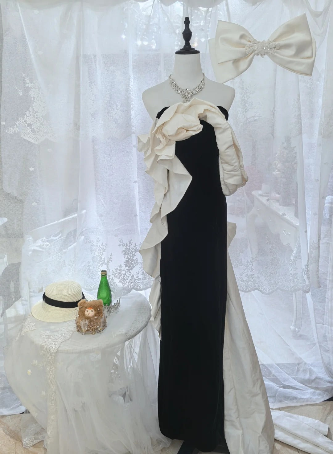 Elegant Black And White Color-Blocked Mermaid Strapless Velvet Satin Long Formal Prom Dress