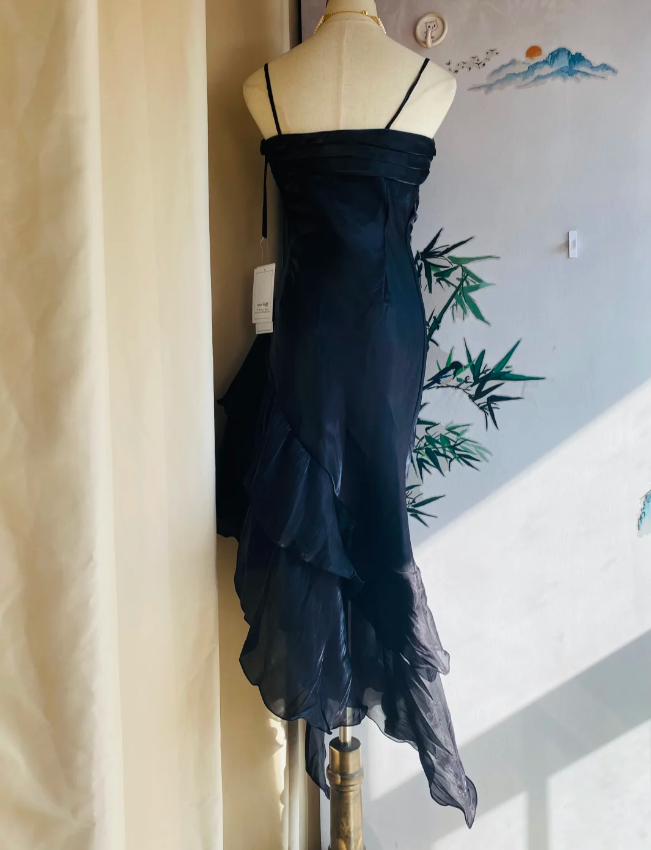 Elegant Black Irregular Pleated Halter Satin Formal Prom Dress