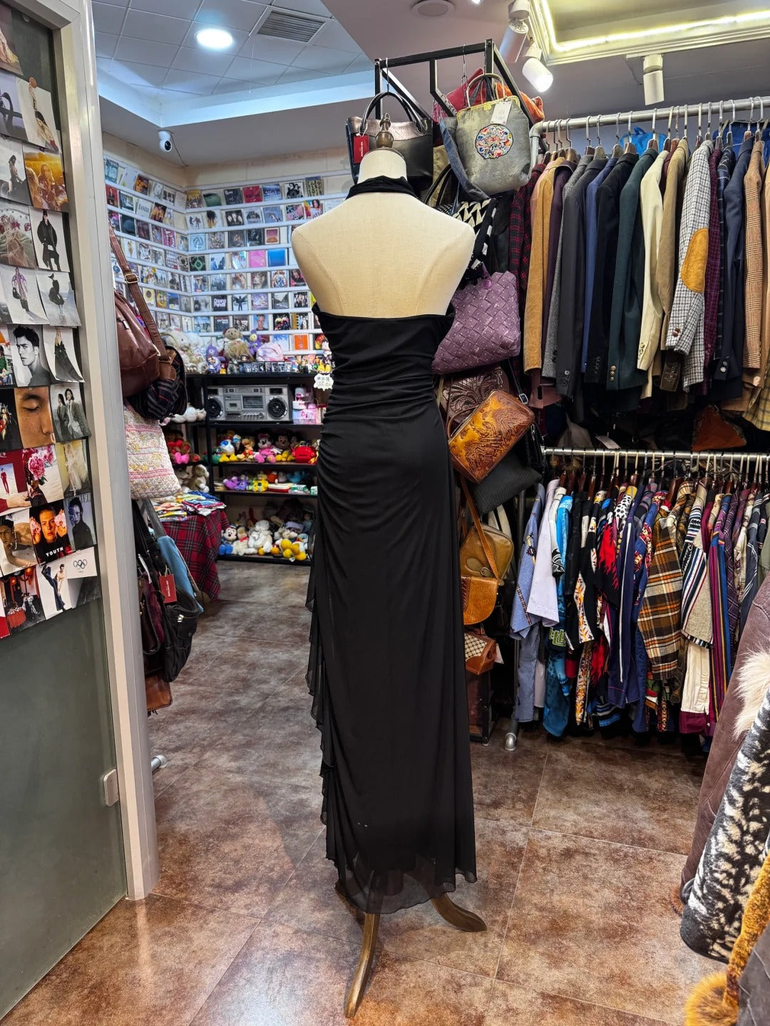 Elegant Black Mermaid Halter Neck Chiffon Long Formal Prom Dress