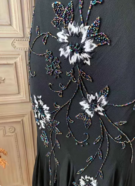 Elegant Black Mermaid Spaghetti Strap V-Neck Beaded Chiffon Long Formal Prom Dress