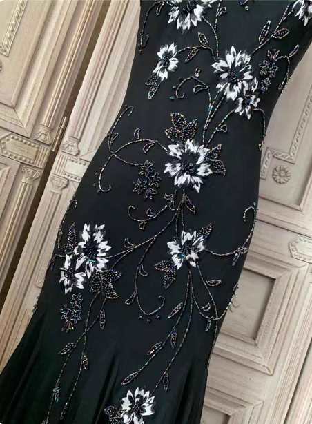 Elegant Black Mermaid Spaghetti Strap V-Neck Beaded Chiffon Long Formal Prom Dress