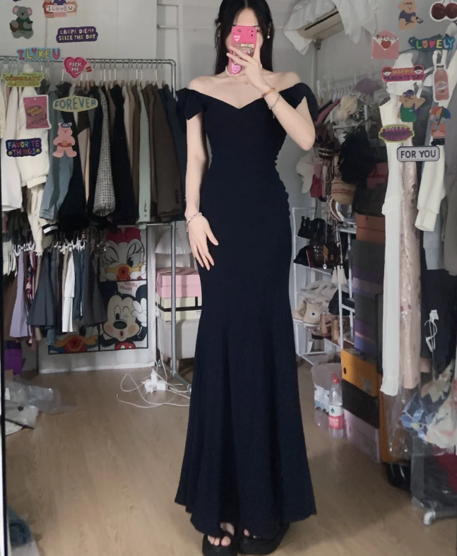 Elegant Black Mermaid V-Neck Bow Strap Satin Long Formal Prom Dress