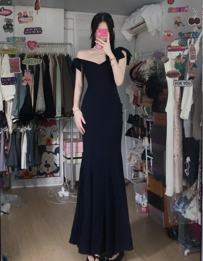 Elegant Black Mermaid V-Neck Bow Strap Satin Long Formal Prom Dress