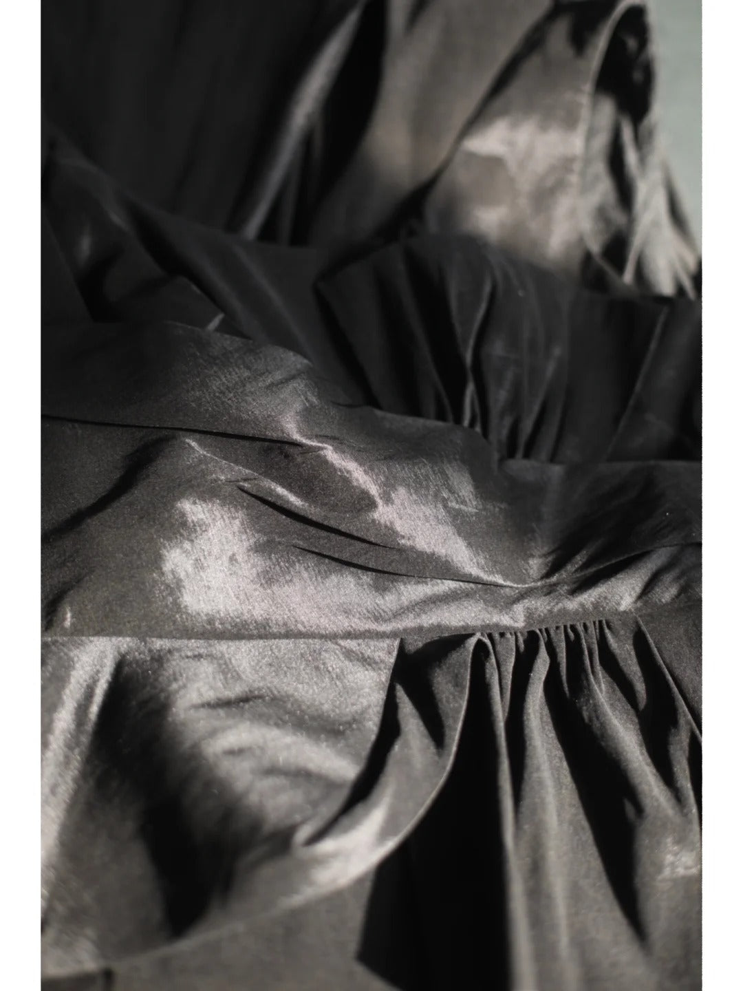 Elegant Black Pleated U-Neck Mermaid Satin Long Formal Prom Dress