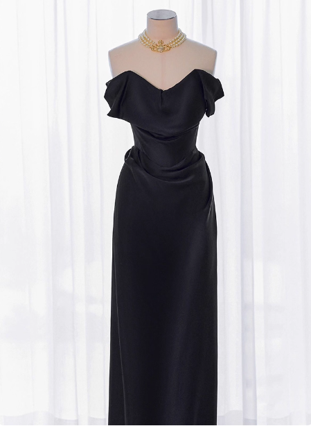 Elegant Black Slim-Fit Off-The-Shoulder Satin Long Formal Prom Dress Secondary image