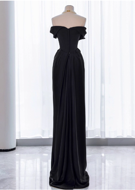 Elegant Black Slim-Fit Off-The-Shoulder Satin Long Formal Prom Dress